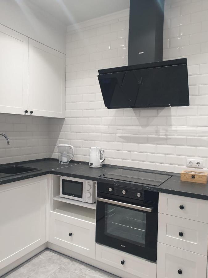 Sunny Apartments Near The Sea On Genuezskaya Одеса Екстериор снимка