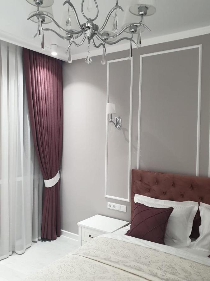 Sunny Apartments Near The Sea On Genuezskaya Одеса Екстериор снимка