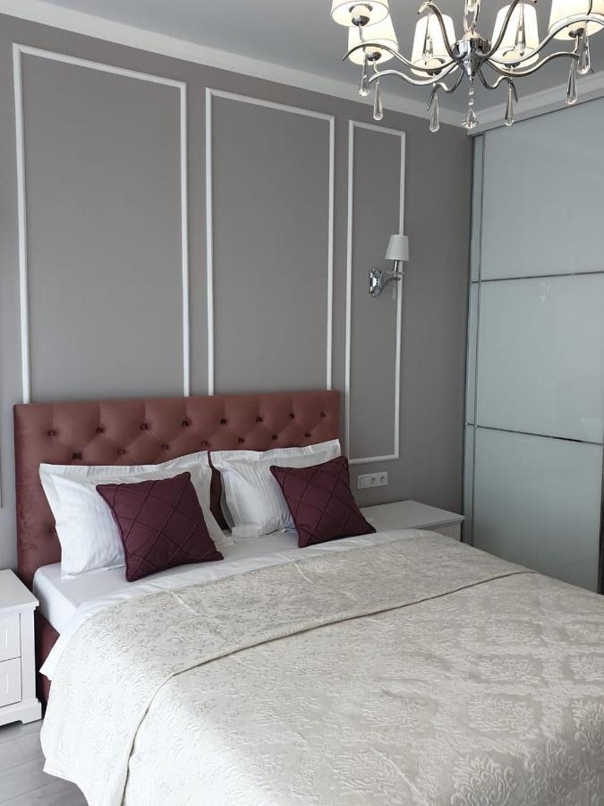 Sunny Apartments Near The Sea On Genuezskaya Одеса Екстериор снимка
