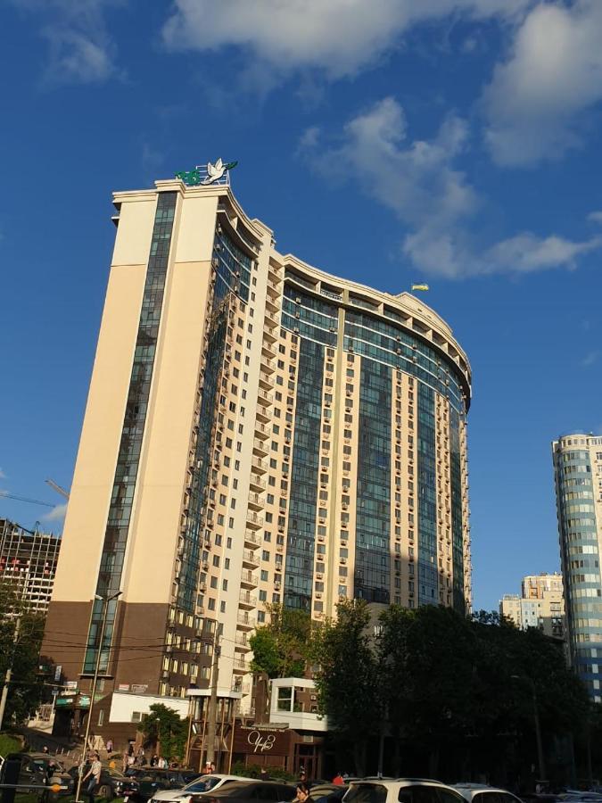 Sunny Apartments Near The Sea On Genuezskaya Одеса Екстериор снимка